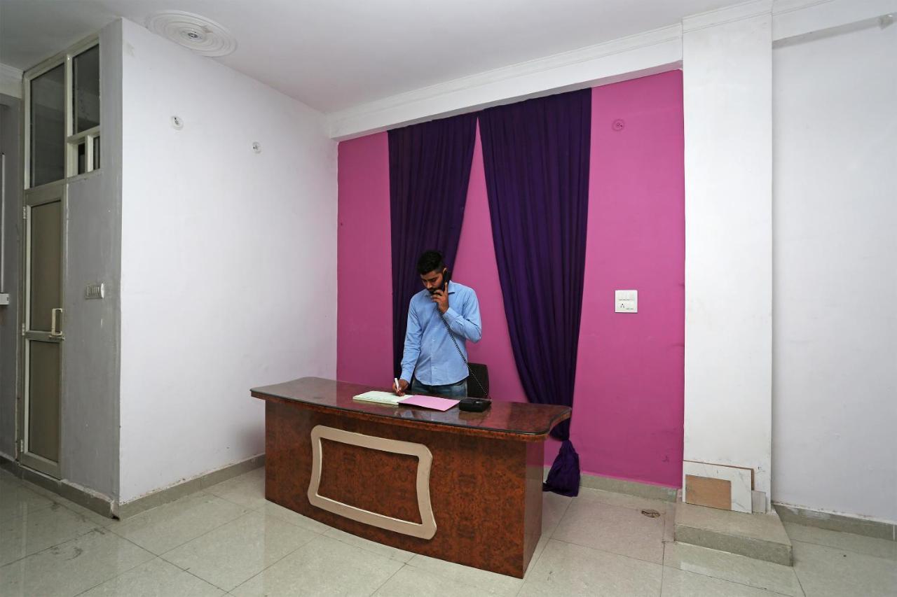 Vaccinated Staff- Oyo 22654 Hotel Rose & Petals Ghaziabád Exteriér fotografie